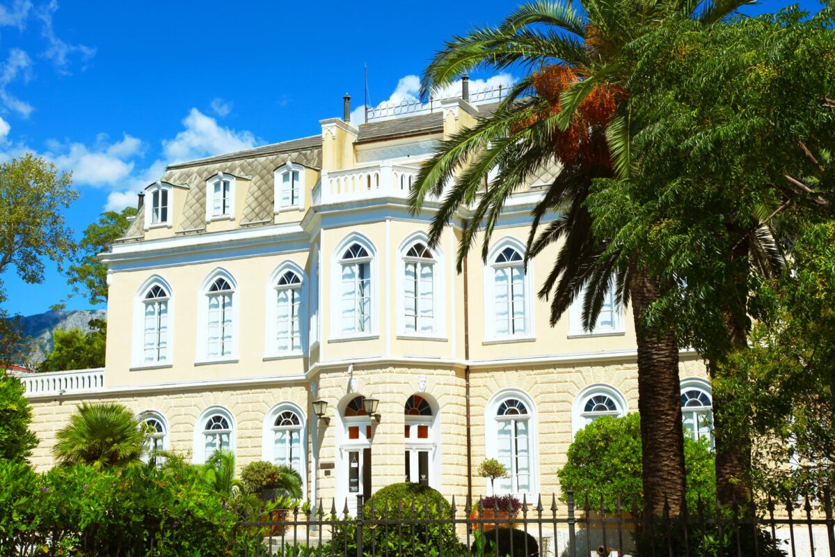 Kraljevski dvor kralja Nikole